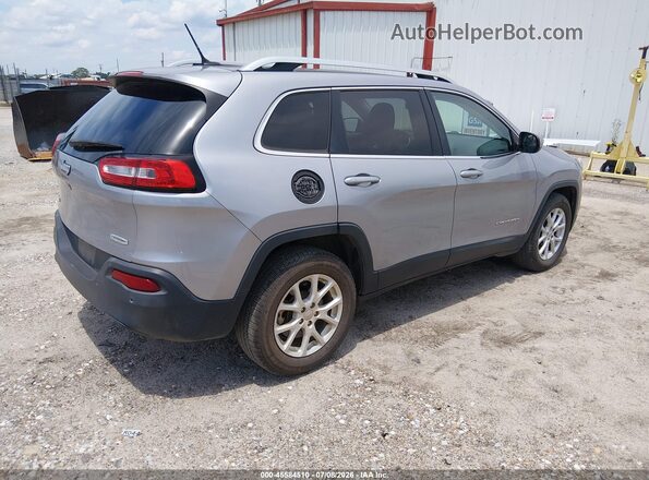 1C4PJMCB6JD528555 2018 JEEP CHEROKEE Серебряный Задняя правая четверть
