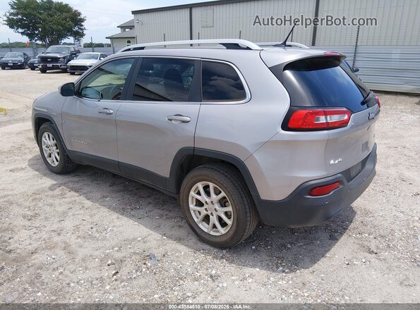 1C4PJMCB6JD528555 2018 JEEP CHEROKEE Серебряный Задняя левая четверть