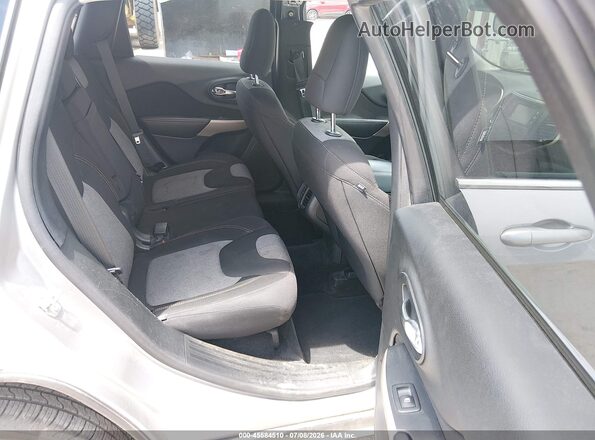 1C4PJMCB6JD528555 2018 JEEP CHEROKEE Серебряный Вид наклейки с VIN-кодом