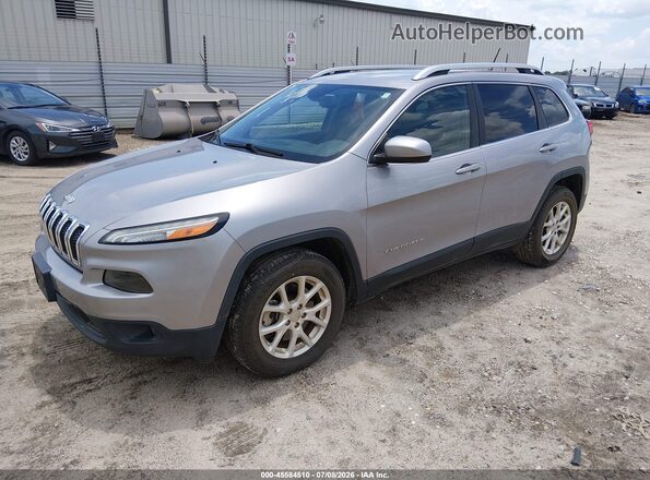 1C4PJMCB6JD528555 2018 JEEP CHEROKEE Серебряный Передняя левая четверть