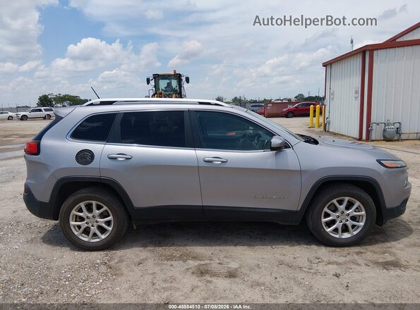 1C4PJMCB6JD528555 2018 JEEP CHEROKEE Серебряный 