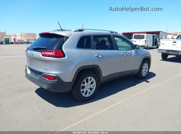 1C4PJMCB6JD528619 2018 JEEP CHEROKEE Silver Rear right