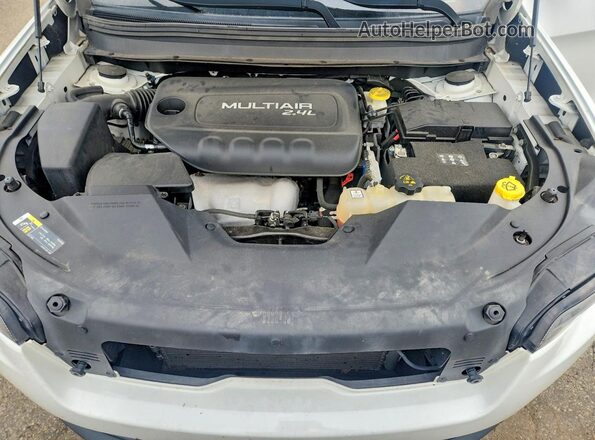 1C4PJMCB6KD106853 2019 JEEP CHEROKEE White Вид підкапотного простору