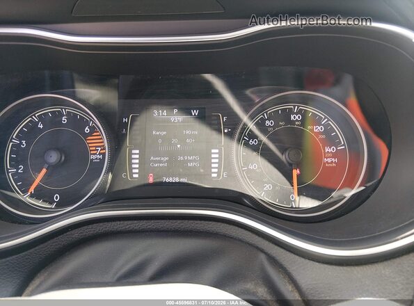 1C4PJMCB6KD459920 2019 JEEP CHEROKEE White Հետևի նստատեղերի տեսք