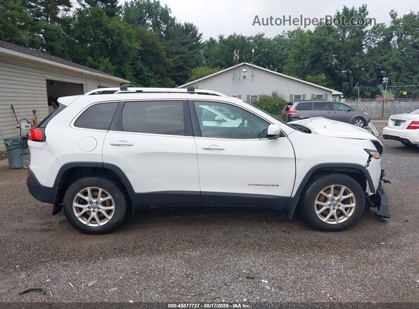 1C4PJMCB7GW333075 2016 JEEP CHEROKEE White Rear interior view