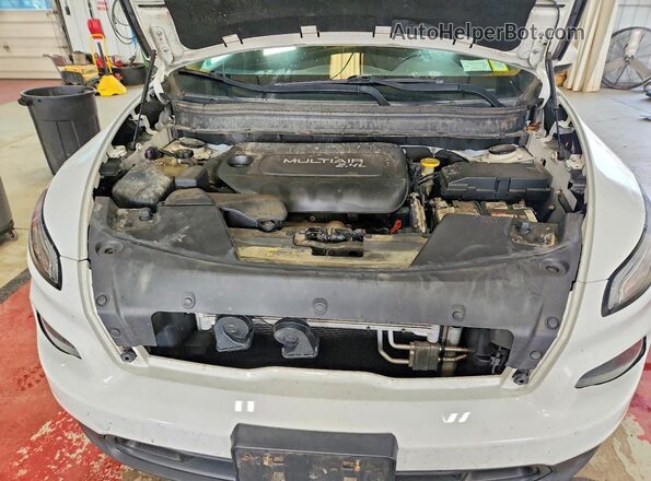 1C4PJMCB7HW612026 2017 JEEP CHEROKEE Белый Вид подкапотного пространства