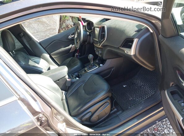 1C4PJMCB7HW637864 2017 JEEP CHEROKEE Черный Вид салона спереди