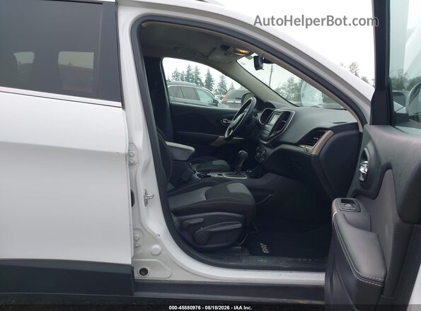 1C4PJMCB7JD528659 2018 JEEP CHEROKEE White წინა სალონის ხედი