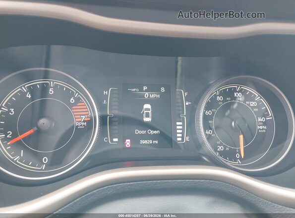 1C4PJMCB7JD580972 2018 JEEP CHEROKEE Silver Հետևի նստատեղերի տեսք