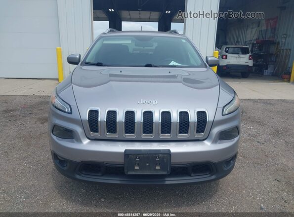 1C4PJMCB7JD580972 2018 JEEP CHEROKEE Silver Սարքավորումների վահանակի տեսք