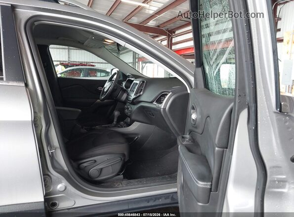 1C4PJMCB7KD459960 2019 JEEP CHEROKEE Silver Vista interior delantera