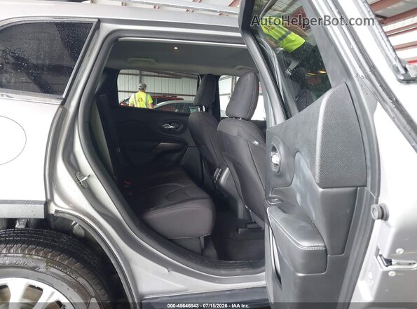 1C4PJMCB7KD459960 2019 JEEP CHEROKEE Silver Vista de la etiqueta del VIN