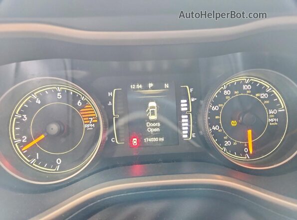 1C4PJMCB8GW266907 2016 JEEP CHEROKEE Черный Вид щитка приборов