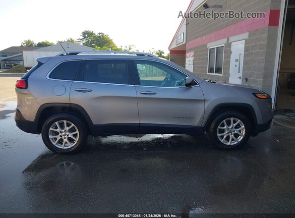 1C4PJMCB8JD540870 2018 JEEP CHEROKEE Серебряный Вид задней части салона