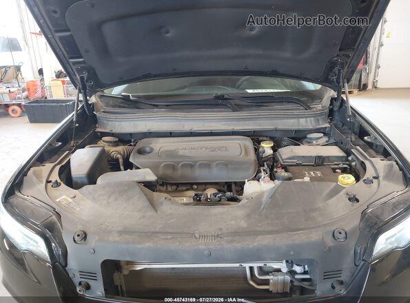 1C4PJMCB8KD429916 2019 JEEP CHEROKEE Black Widok z tyłu