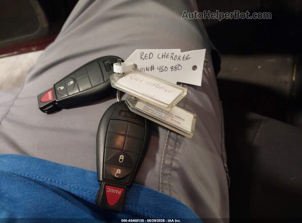 1C4PJMCB8KD450880 2019 JEEP CHEROKEE Красный Вид панели приборов