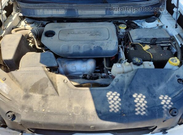 1C4PJMCB8LD564427 2020 JEEP CHEROKEE White Rear interior view