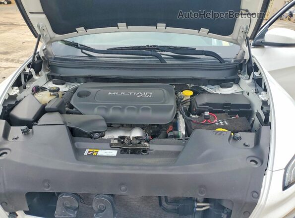 1C4PJMCB9HW609273 2017 JEEP CHEROKEE White Widok wnętrza z tyłu