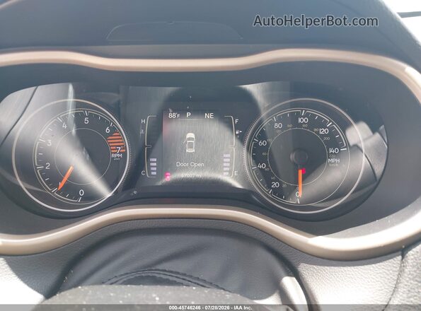 1C4PJMCB9JD528467 2018 JEEP CHEROKEE White Հետևի նստատեղերի տեսք