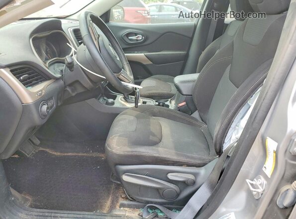1C4PJMCBXHW633386 2017 JEEP CHEROKEE Silver Widok wnętrza z przodu