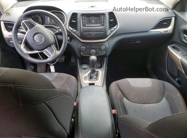 1C4PJMCBXHW633386 2017 JEEP CHEROKEE Silver Widok deski rozdzielczej