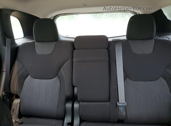 1C4PJMCBXHW633386 2017 JEEP CHEROKEE Silver Widok tylnych siedzeń