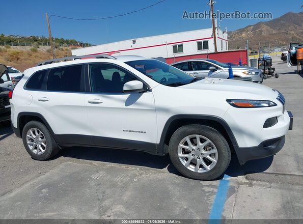 1C4PJMCBXJD528462 2018 JEEP CHEROKEE White 