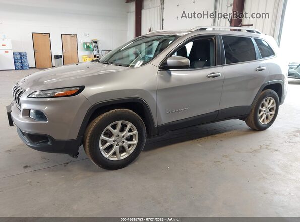 1C4PJMCBXJD528509 2018 JEEP CHEROKEE Серебряный Передняя левая четверть