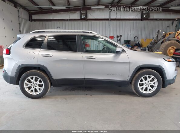 1C4PJMCBXJD528509 2018 JEEP CHEROKEE Серебряный Вид задней части салона