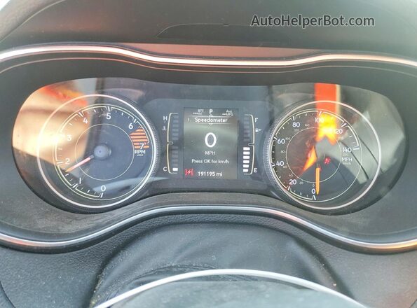 1C4PJMCBXKD188439 2019 JEEP CHEROKEE Red Instrument cluster view