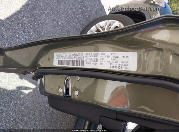 1C4PJMCBXKD345158 2019 JEEP CHEROKEE Green Engine compartment view