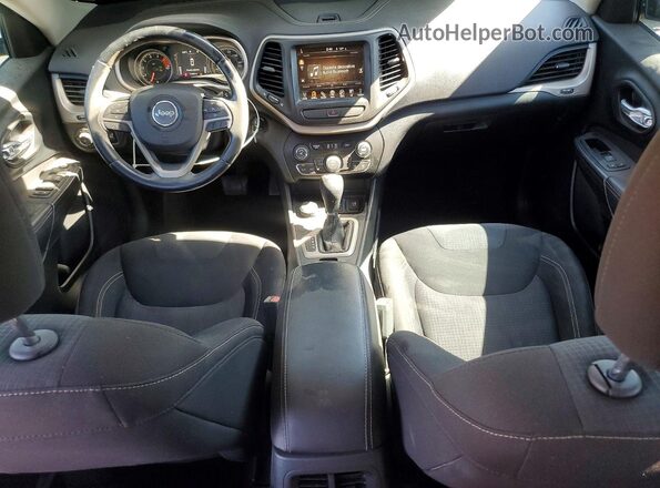 1C4PJMCS0HW513712 2017 JEEP CHEROKEE White Vista del salpicadero