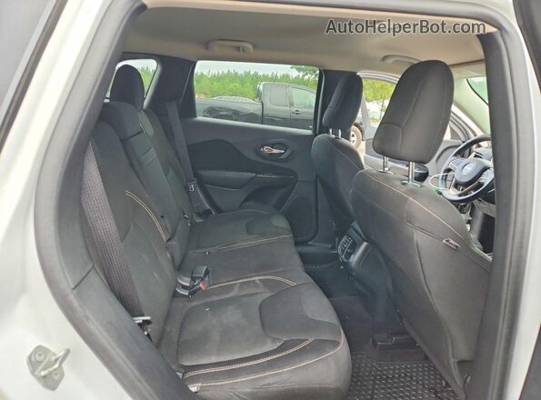 1C4PJMCS1GW227589 2016 JEEP CHEROKEE White უკანა სავარძლების ხედი