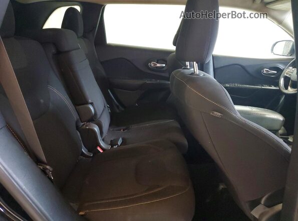 1C4PJMCS2HW531788 2017 JEEP CHEROKEE Black Rear interior view