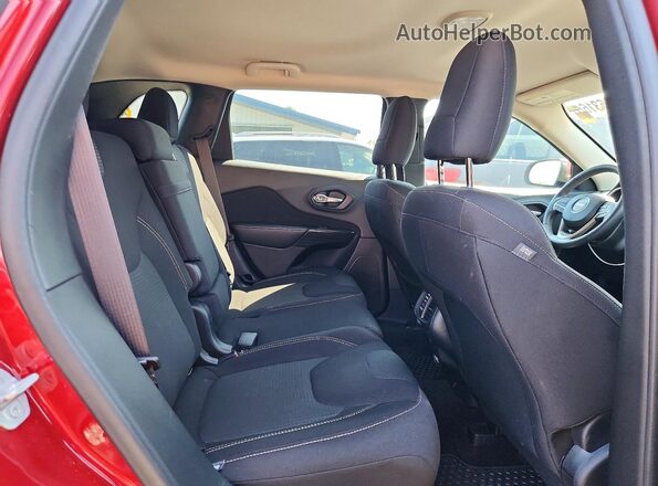 1C4PJMCS3GW145699 2016 JEEP CHEROKEE Red Rear interior view
