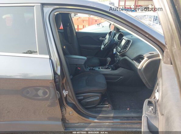 1C4PJMCS3GW235970 2016 JEEP CHEROKEE Black Front interior view