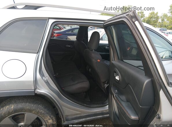 1C4PJMCS3HW520881 2017 JEEP CHEROKEE Silver Vista de la etiqueta del VIN