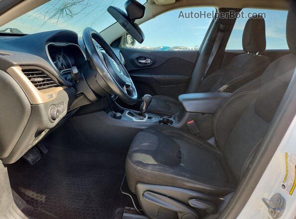 1C4PJMCS5HW521594 2017 JEEP CHEROKEE Белый Вид салона спереди