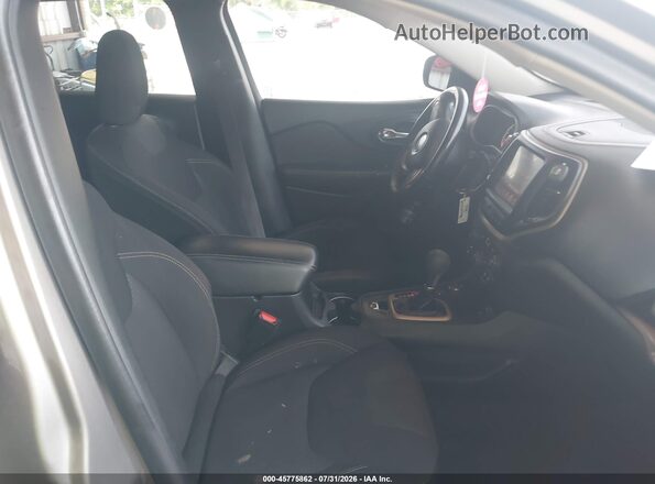 1C4PJMCS6GW255999 2016 JEEP CHEROKEE Champagne Front interior view