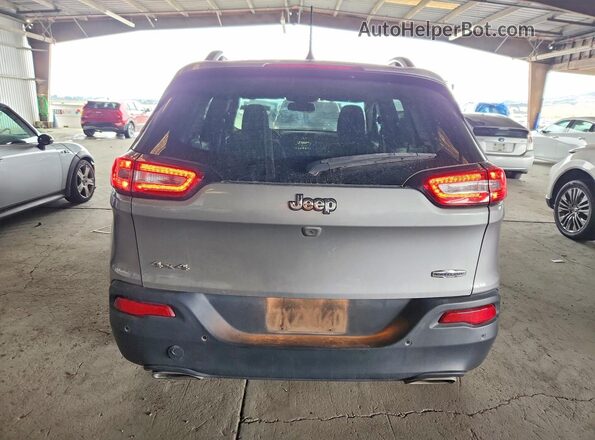 1C4PJMCS6HW616598 2017 JEEP CHEROKEE Silver Rear view