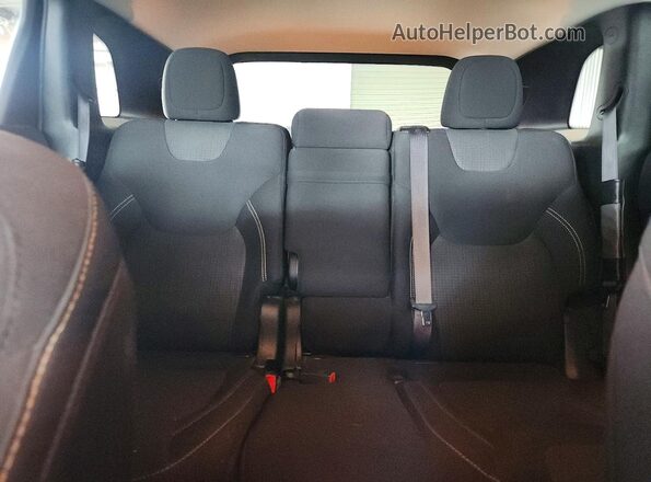 1C4PJMCS6HW616598 2017 JEEP CHEROKEE Silver Rear seats view
