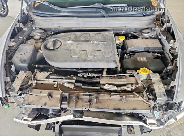 1C4PJMCS6HW616598 2017 JEEP CHEROKEE Silver Engine compartment view