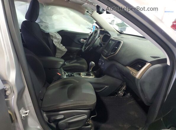 1C4PJMCS7GW194100 2016 JEEP CHEROKEE Silver Front interior view