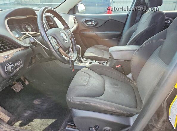 1C4PJMCSXGW153900 2016 JEEP CHEROKEE Black Front interior view