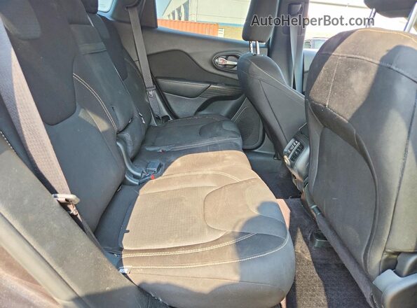 1C4PJMCSXGW368399 2016 JEEP CHEROKEE Black Widok wnętrza z tyłu