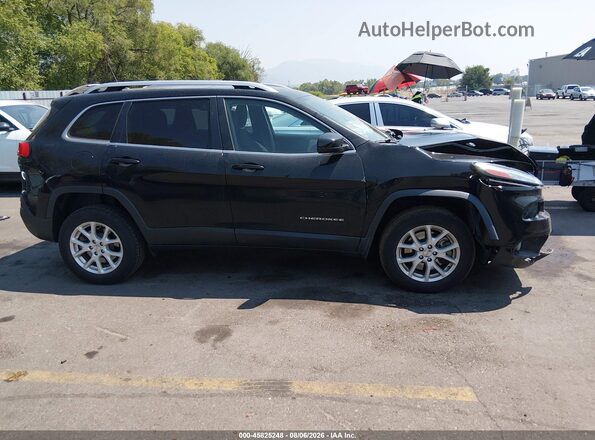 1C4PJMCSXHD217978 2017 JEEP CHEROKEE Black Widok wnętrza z tyłu