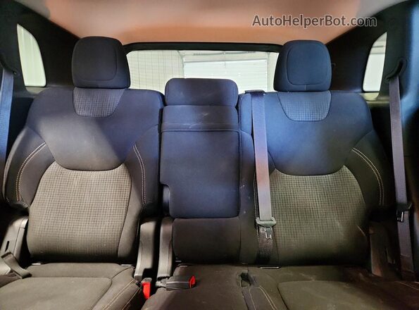 1C4PJMCSXHW636093 2017 JEEP CHEROKEE Gray Rear seats view