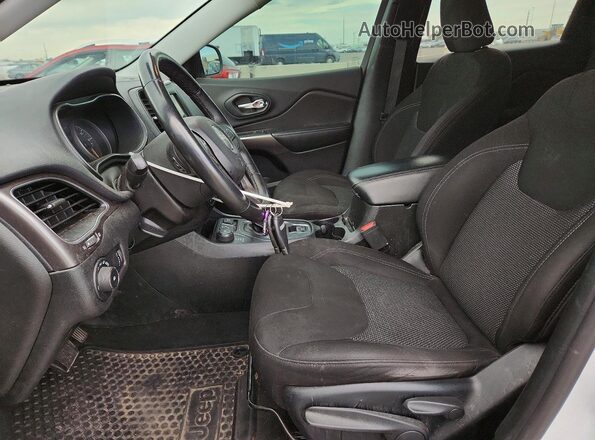 1C4PJMCX0KD281370 2019 JEEP CHEROKEE Белый Вид салона спереди