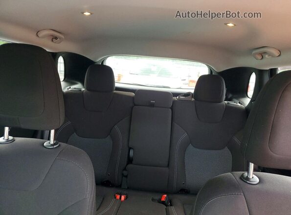 1C4PJMCX0KD400924 2019 JEEP CHEROKEE Black Widok tylnych siedzeń