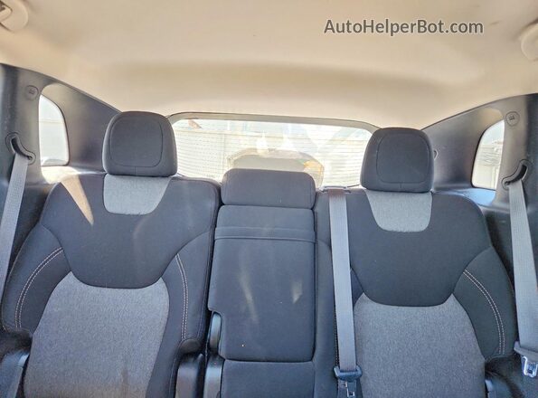 1C4PJMCX1JD586679 2018 JEEP CHEROKEE Gray Rear seats view